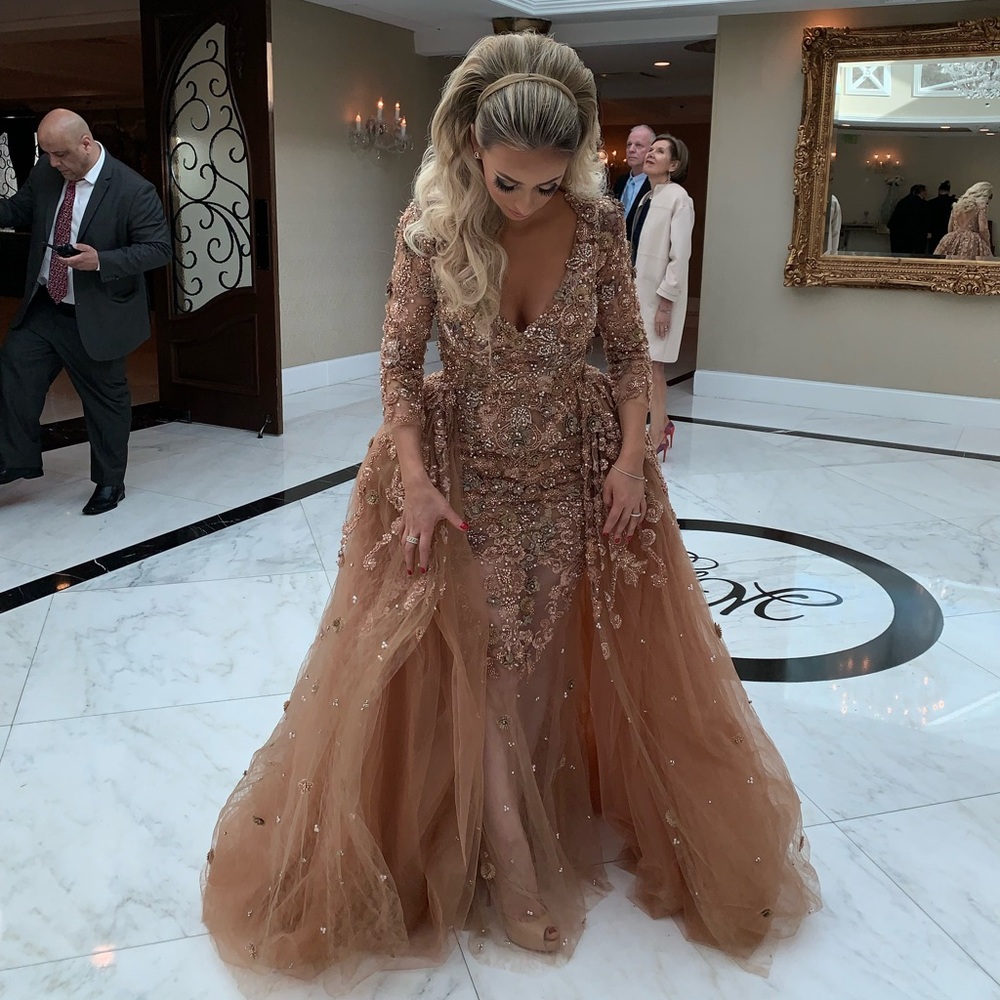 Albina Dyla Couture (beige) - Picture 3 of 3